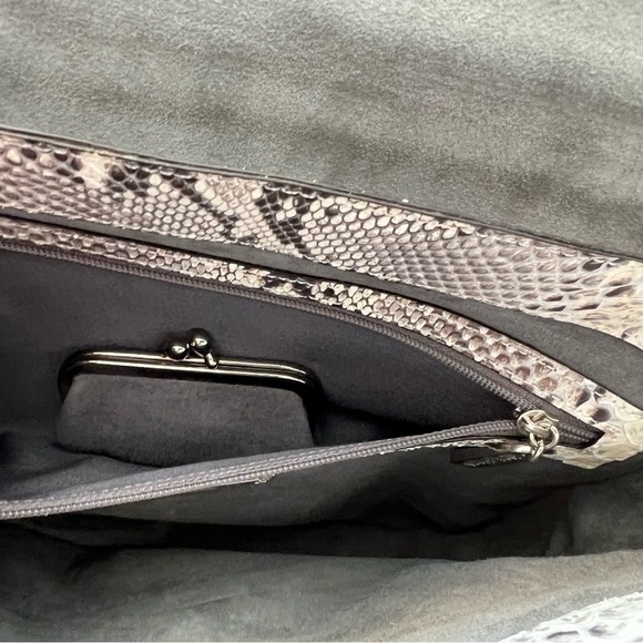 New Cape Cobra Beirut Saddle Bag, Genuine Natural Python - Picture 10 of 16